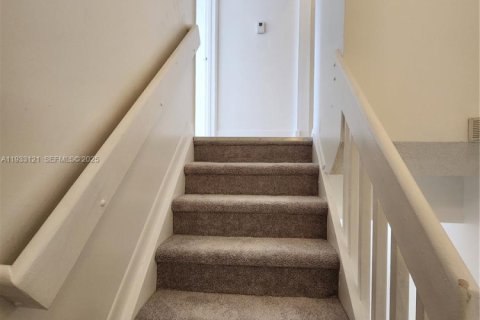 Casa en alquiler en Miami Lakes, Florida, 2 dormitorios, 103.12 m2 № 1991899 - foto 11