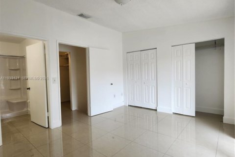 Casa en alquiler en Miami Lakes, Florida, 2 dormitorios, 103.12 m2 № 1991899 - foto 13