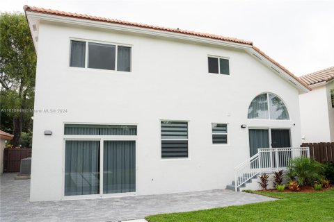 House in Doral, Florida 4 bedrooms, 223.06 sq.m. № 1865753 - photo 5