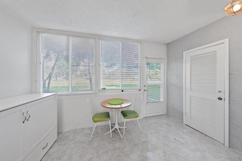 Купить кондоминиум в Палм Спрингс, Флорида 3 комнаты, 82.4м2, № 2185112 - фото 13