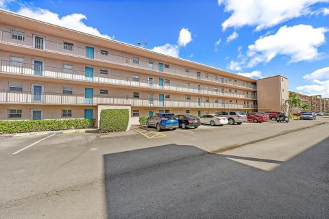 Купить кондоминиум в Палм Спрингс, Флорида 3 комнаты, 82.4м2, № 2185112 - фото 16