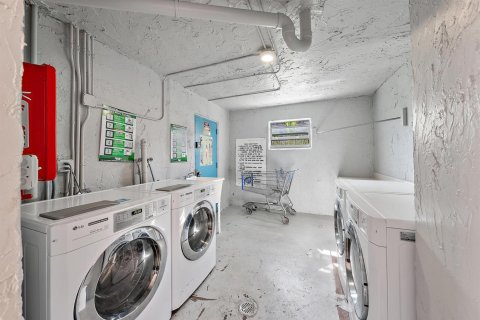 Купить кондоминиум в Палм Спрингс, Флорида 3 комнаты, 82.4м2, № 2185112 - фото 14
