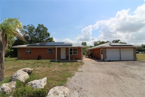 House in Punta Gorda, Florida 6 bedrooms, 232.26 sq.m. № 1771915 - photo 6