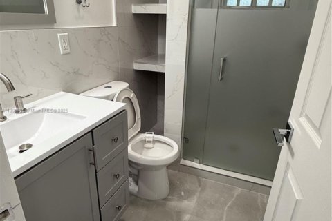 House in Miami Gardens, Florida 4 bedrooms, 108.14 sq.m. № 1947689 - photo 17