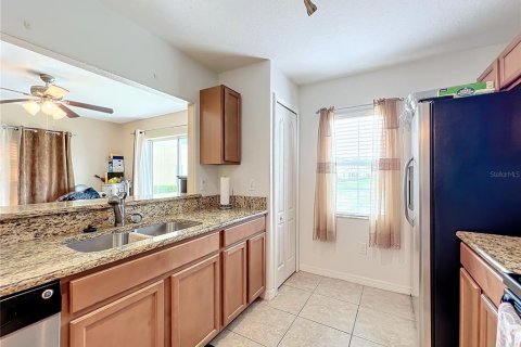 Townhouse in Lakeland, Florida 3 bedrooms, 120.96 sq.m. № 1803225 - photo 13