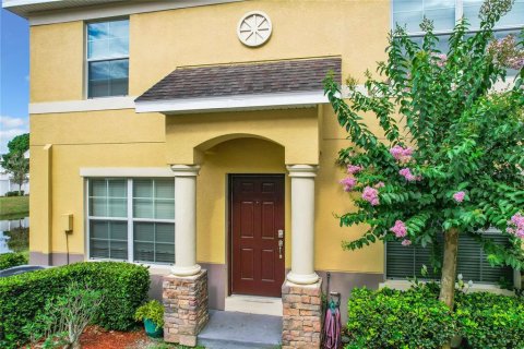 Townhouse in Lakeland, Florida 3 bedrooms, 120.96 sq.m. № 1803225 - photo 1