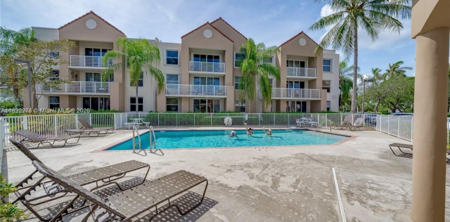 Condo à Hollywood, Floride, 2 chambres № 1783718