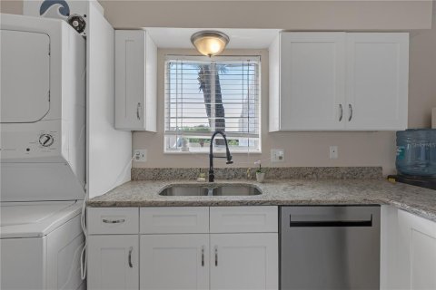 Condo in Tampa, Florida, 1 bedroom  № 1612668 - photo 5