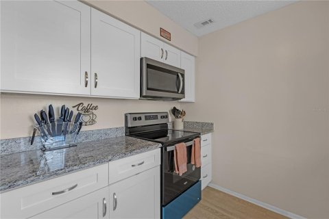 Condo in Tampa, Florida, 1 bedroom  № 1612668 - photo 4