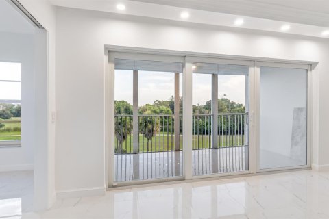 Снять в аренду кондоминиум в Помпано-Бич, Флорида 3 комнаты, 129.13м2, № 2186790 - фото 13