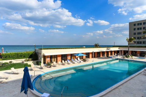 Купить кондоминиум в Палм-Бич, Флорида 3 спальни, 290.69м2, № 869319 - фото 1