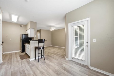 Condo in Tampa, Florida, 1 bedroom  № 2216594 - photo 13