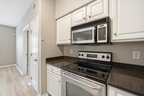 Condo in Tampa, Florida, 1 bedroom  № 2216594 - photo 8