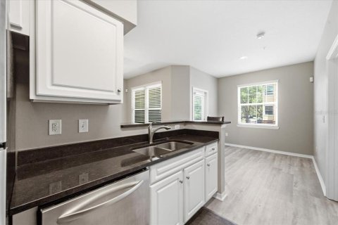 Condo in Tampa, Florida, 1 bedroom  № 2216594 - photo 4