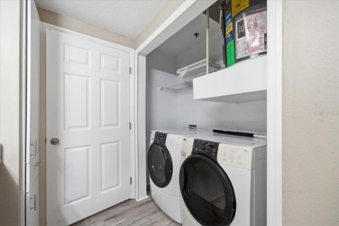 Condo in Tampa, Florida, 1 bedroom  № 2216594 - photo 28