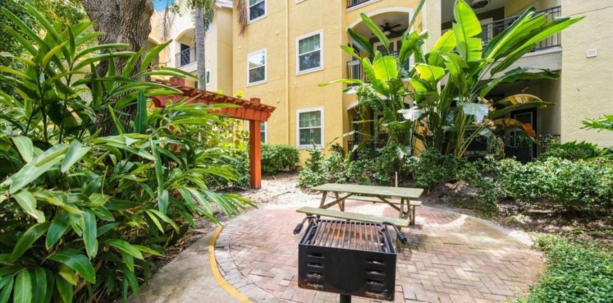 Condo in Tampa, Florida, 1 bedroom  № 2216594