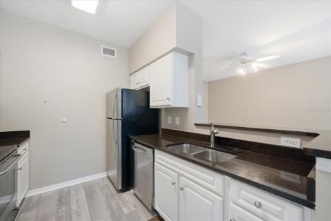 Condo in Tampa, Florida, 1 bedroom  № 2216594 - photo 5
