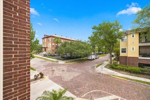 Condo in Tampa, Florida, 1 bedroom  № 2216594 - photo 30