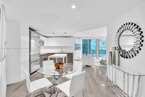 Condo à Miami, Floride, 2 chambres  № 2414546