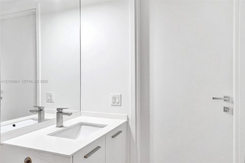 Copropriété à louer à Miami, Floride: 2 chambres, 103.68 m2 № 2414546 - photo 16