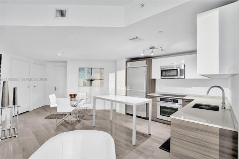 Copropriété à louer à Miami, Floride: 2 chambres, 103.68 m2 № 2414546 - photo 23