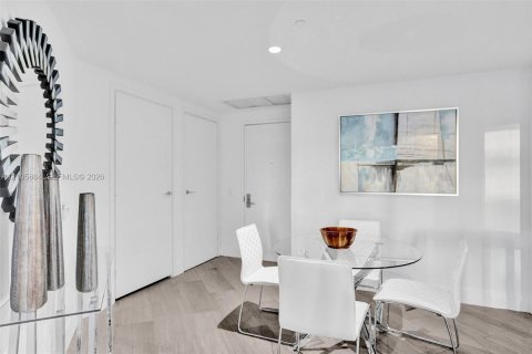 Copropriété à louer à Miami, Floride: 2 chambres, 103.68 m2 № 2414546 - photo 8