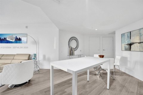 Copropriété à louer à Miami, Floride: 2 chambres, 103.68 m2 № 2414546 - photo 26