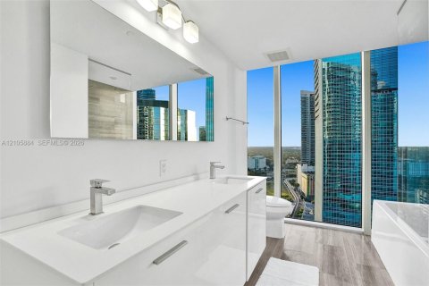 Copropriété à louer à Miami, Floride: 2 chambres, 103.68 m2 № 2414546 - photo 12