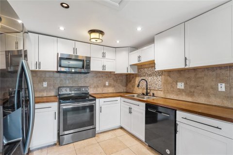 House in Clearwater, Florida 3 bedrooms, 91.88 sq.m. № 1886873 - photo 6