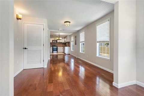 House in Clearwater, Florida 3 bedrooms, 91.88 sq.m. № 1886873 - photo 4