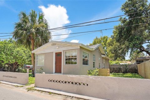 House in Clearwater, Florida 3 bedrooms, 91.88 sq.m. № 1886873 - photo 2