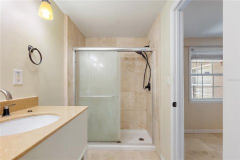 House in Clearwater, Florida 3 bedrooms, 91.88 sq.m. № 1886873 - photo 12