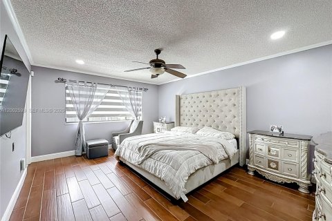 Снять в аренду виллу или дом в Лодерхилл, Флорида 3 спальни, 186.18м2, № 2066682 - фото 30