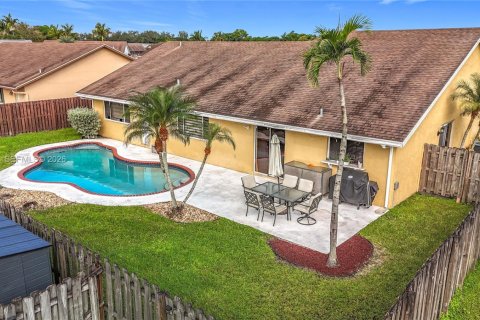 Снять в аренду виллу или дом в Лодерхилл, Флорида 3 спальни, 186.18м2, № 2066682 - фото 11