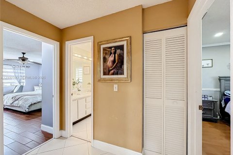 Снять в аренду виллу или дом в Лодерхилл, Флорида 3 спальни, 186.18м2, № 2066682 - фото 29