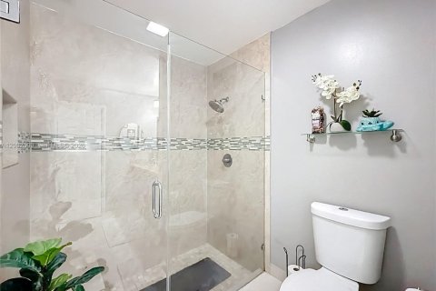 Снять в аренду виллу или дом в Лодерхилл, Флорида 3 спальни, 186.18м2, № 2066682 - фото 21