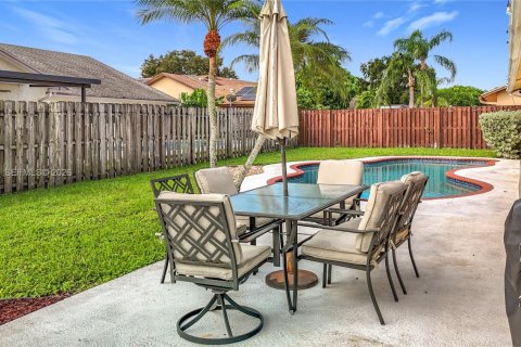 Снять в аренду виллу или дом в Лодерхилл, Флорида 3 спальни, 186.18м2, № 2066682 - фото 16