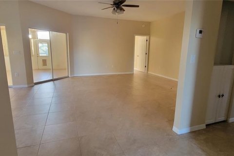 House in Bradenton, Florida 3 bedrooms, 140.93 sq.m. № 1735450 - photo 2