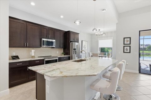 House in Fort Myers, Florida 3 bedrooms, 229.1 sq.m. № 2142021 - photo 14