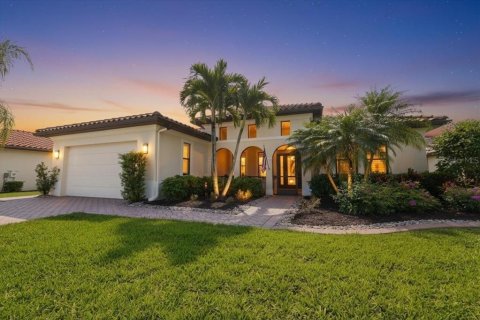 House in Fort Myers, Florida 3 bedrooms, 229.1 sq.m. № 2142021