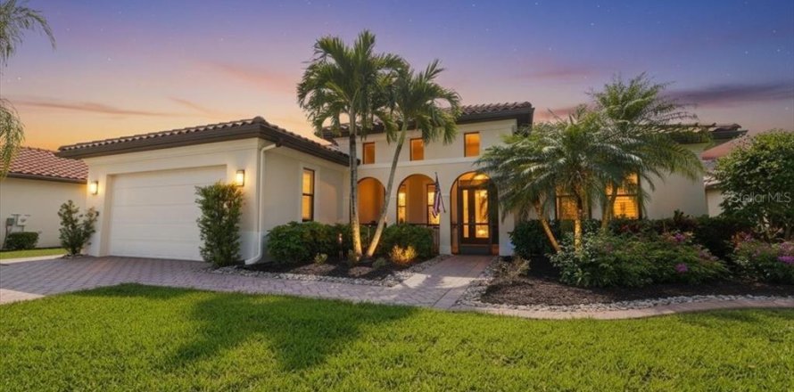House in Fort Myers, Florida 3 bedrooms, 229.1 sq.m. № 2142021