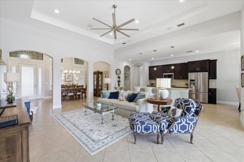 House in Fort Myers, Florida 3 bedrooms, 229.1 sq.m. № 2142021 - photo 3
