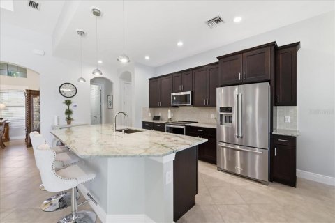 House in Fort Myers, Florida 3 bedrooms, 229.1 sq.m. № 2142021 - photo 13