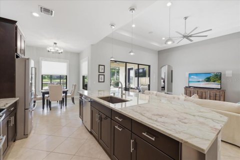 House in Fort Myers, Florida 3 bedrooms, 229.1 sq.m. № 2142021 - photo 16