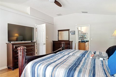 House in Palm Harbor, Florida 4 bedrooms, 190.64 sq.m. № 1723385 - photo 17