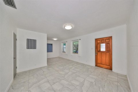 Casa en venta en Tampa, Florida, 3 dormitorios, 144.18 m2 № 2203726 - foto 5