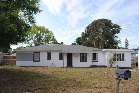 House in Tampa, Florida 3 bedrooms, 144.18 sq.m. № 2203726