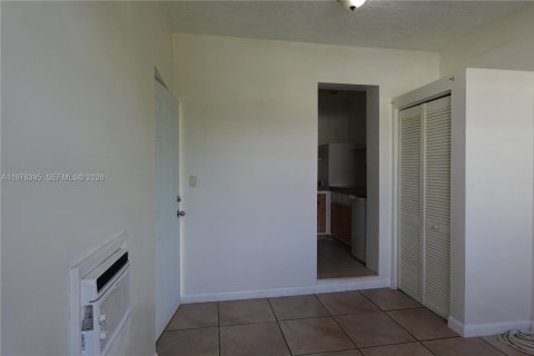 Commercial property in Miami, Florida 1 bedroom, 173.54 sq.m. № 2079353 - photo 7