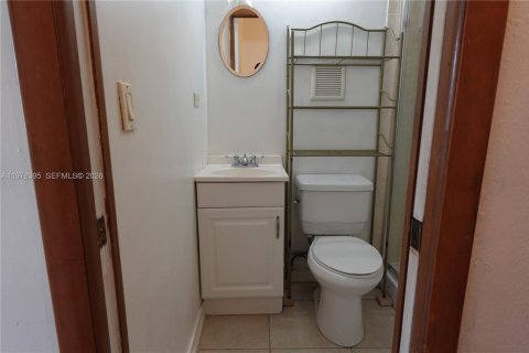 Commercial property in Miami, Florida 1 bedroom, 173.54 sq.m. № 2079353 - photo 16