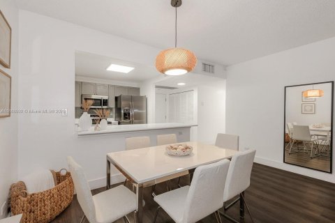 Снять в аренду кондоминиум в Майами-Бич, Флорида 1 спальня, 89.19м2, № 1941086 - фото 12